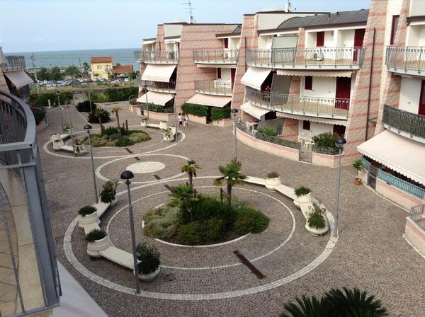 PianoCasaIS's tweet photo. VENDESI APPARTAMENTI PER VACANZE AL MARE CASALBORDINO LIDO A PARTIRE DA €. 70.000 A €.115.000
http://t.co/7pUs1tpX2h http://t.co/QCxBPZ06EE
