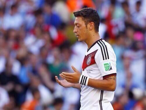 KiluanDolphin's tweet photo. Mesut OZIL of German menyumbangkan semua hadiah Piala Dunianya 7 milyar untuk Gaza 

https://t.co/HLuyfRrAVU http://t.co/FIKi2Miqja