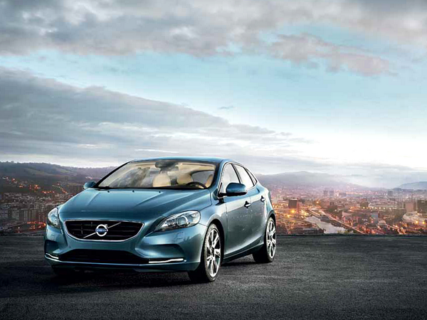 Yüksek kalite algısını asaletle buluşturan #V40'ın bakışları sizi kendine çekecek!