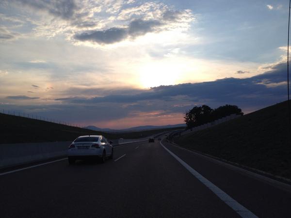 Boevesjak's tweet photo. Prachtige laatste kilometers naar Nitra #carbagerun http://t.co/8tMJPD4iIx