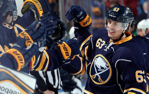 Hockey steve patrick buffalo. буффало нхл. хк баффало форма. белая форма баффало сейбрз нхл. хк буффало.