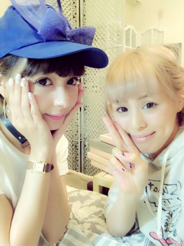 越智ゆらの ゆらゆら Marvelous Ebisu 今日ネイルの こと考えててシルバー系可愛いな って思ってたらもなかちゃんがシルバーにしたなんてこれは完全に次のネイル シルバー系してしまう予感 もうただの ファン 越智ゆらの ゆらゆら Marvelous Ebisu 今日ネイルの こと考えててシルバー系可愛いな って思ってたらもなかちゃんがシルバーにしたなんてこれは完全に次のネイル シルバー系してしまう予感 もうただの ファン