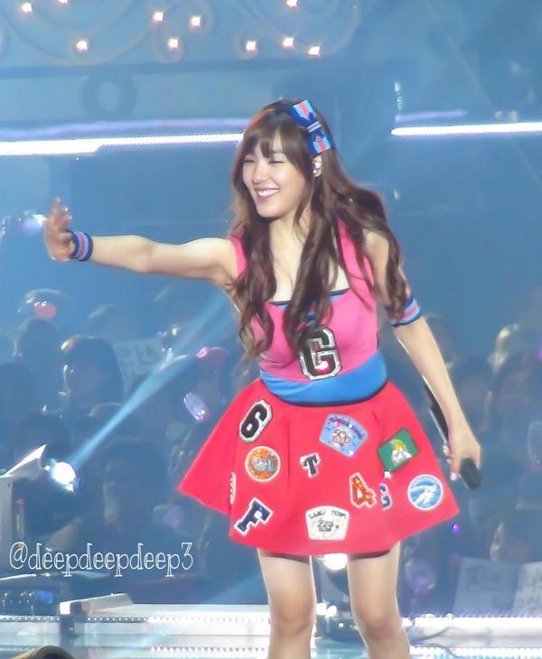 Deepdeepdeep D 14 Fany Smiling We Love You Tiffany Yulti Yoonfany Jeti Snsd 少女時代 During Gg 3rd Japan Tour Http T Co Icypyd6kjf