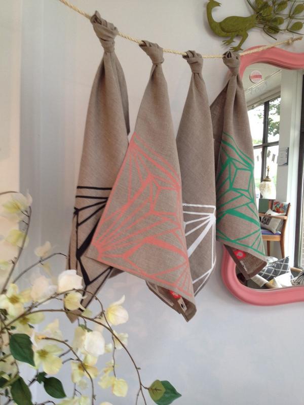 AubeDesign's tweet image. Une ligne de chiffons et serviettes de table Aube on capote!!!