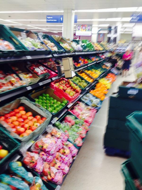 Great standards at 4pm!! Great job produce team! <a href="/bennetts_wayne/">Wayne bennetts</a> <a href="/greengrocer31/">Produce Revolution</a> <a href="/lezbarlow/">Les Barlow</a> <a href="/wadebridgefruit/">tescowadebridgefruit</a>