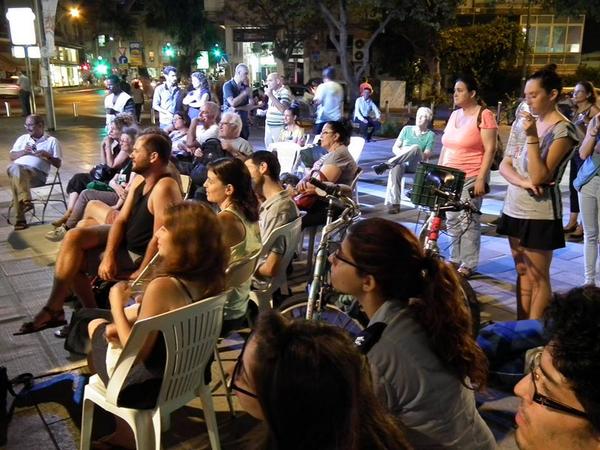 ThePCFF's tweet photo. It won't stop until we talk. #peacesquare #TelAviv http://t.co/Vk6tTsPBEY http://t.co/cjk6M5WGJ6