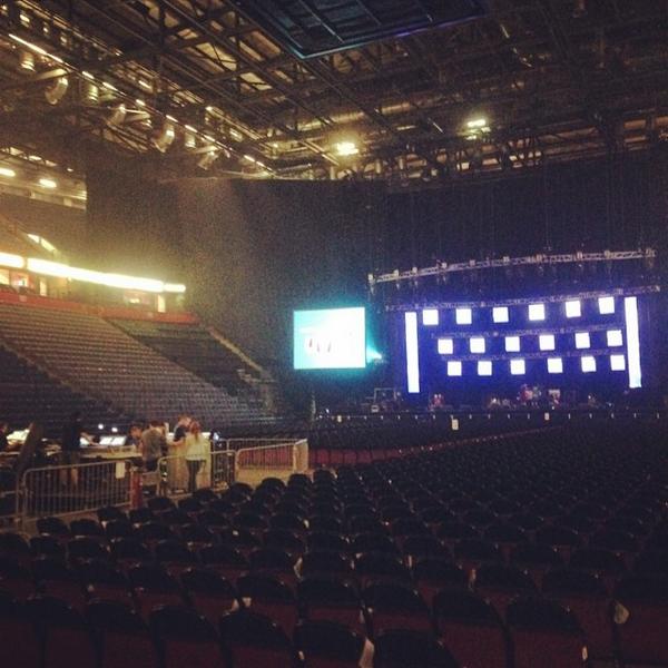 BigfanApp's tweet image. By @charley_rixton - “Just got here and sound checked! #Key103 this place is looking awe... bit.ly/1ywUMMt