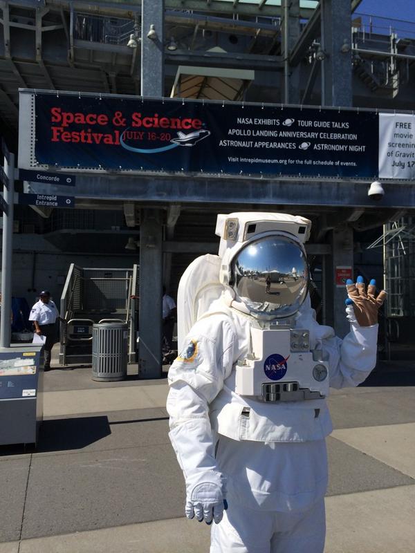 AdventuresofSC's tweet image. It&apos;s time for the #spacesciencefestival @IntrepidMuseum! I&apos;ll be talking about NASA&apos;s #NextGiantLeap #spaceycasey