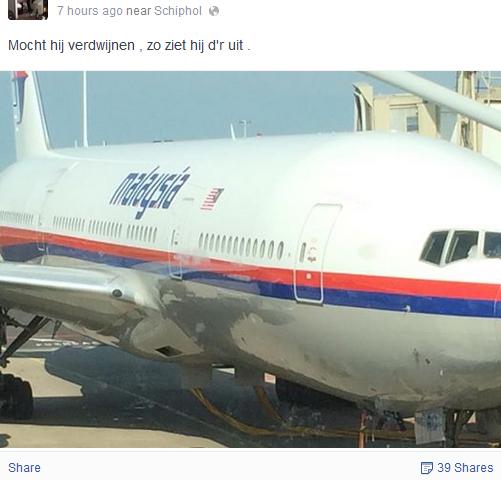 johnvandertol's tweet photo. Een TE bizarre post op Facebook, van een passagier vanmiddag #boeing777 #malaysia #airlines http://t.co/Mt8s69AMYd
