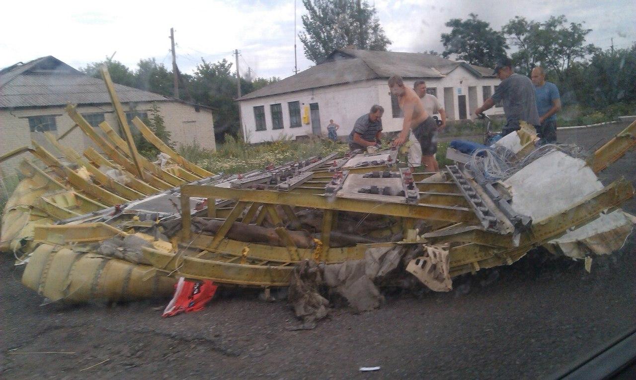 MH17 Crash en Ukraine BswlCI_CMAATGQB