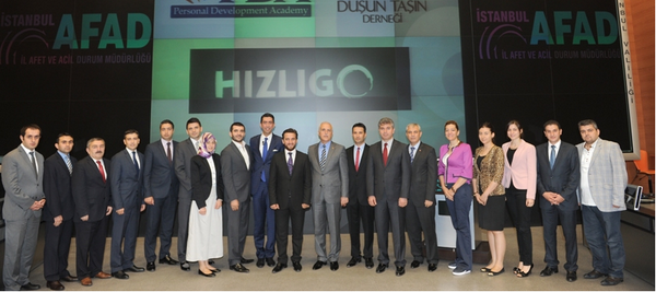 istanbulajansi's tweet photo. Valilik personeli daha hızlı okuyor

http://t.co/QAw8P9M8Jo http://t.co/Td2jGnyLYJ