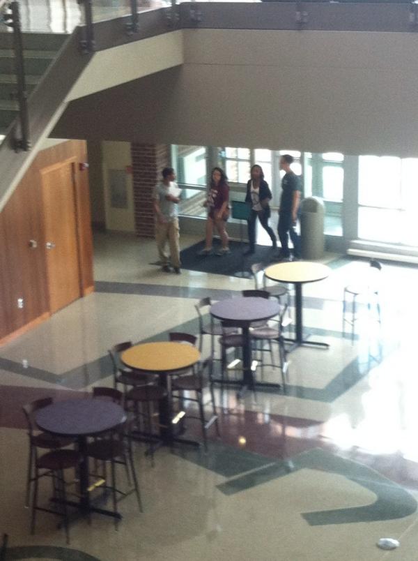 zonABELpromise's tweet photo. Scavenger hunt part 5 #jcpzhunt #otherteamsssss http://t.co/FyIli7Jhyd