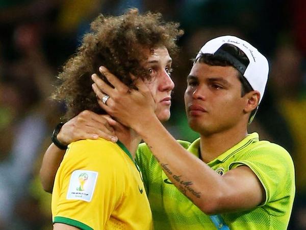 <a href="/DavidLuiz_4/">David Luiz</a>  <a href="/thiagosilva/">Thiago Silva</a>