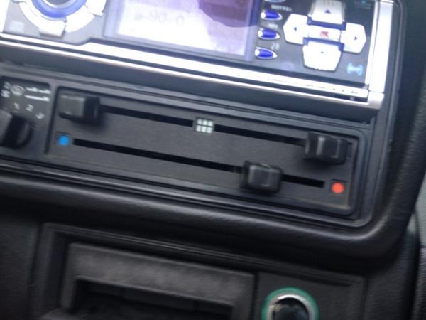 Heerlijk comfortabel met het kacheltje aan! #tochwelbeetjefris #letsgocabrio #carbagerun