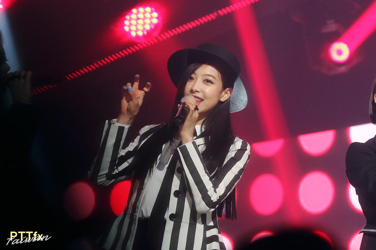 BswxKFJCYAEHRhV.jpg:large