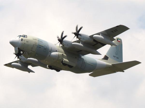 الكويت تستلم أول طائرة تزود بالوقود KC-130J Bsx-xiTIcAAqGHU