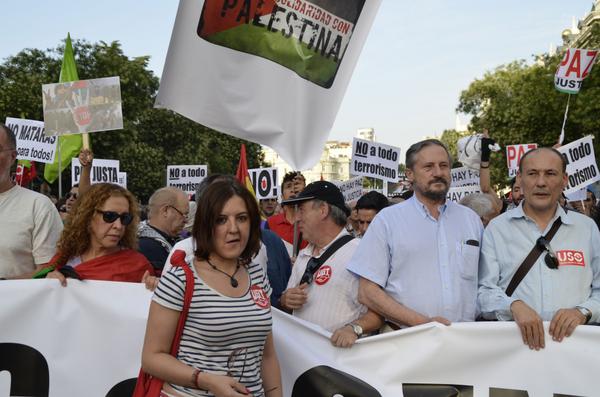SocialcumbreS's tweet photo. Madrid miles de personas quieren parar #GENOCIDIOPALESTINO #GazaUnderAttack #17JSOSGaza #boicotIsrael #GazaBajoAtaque http://t.co/JpEZKHEZgV