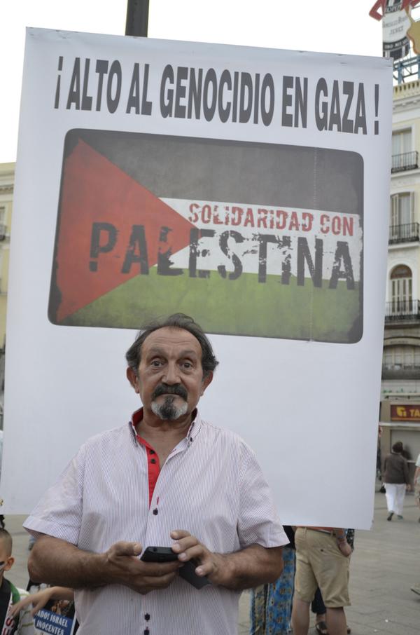 SocialcumbreS's tweet photo. Madrid miles de personas quieren parar #GENOCIDIOPALESTINO #GazaUnderAttack #17JSOSGaza #boicotIsrael #GazaBajoAtaque http://t.co/4O9MVXyfSR