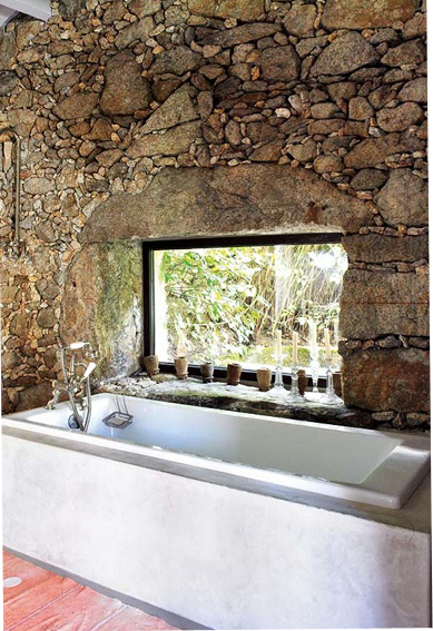 WonderfulWindow's tweet image. Stone is a great wall material for your bathroom! It almost makes you feel like you're in a spa