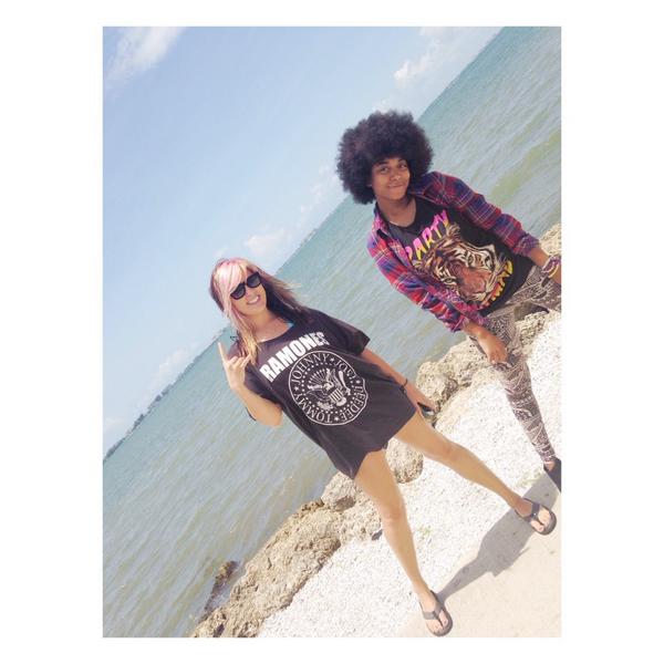 PsMajestyRose's tweet photo. #MaJessty on @IdolsLiveTour. http://t.co/Z1ynM0XkGl