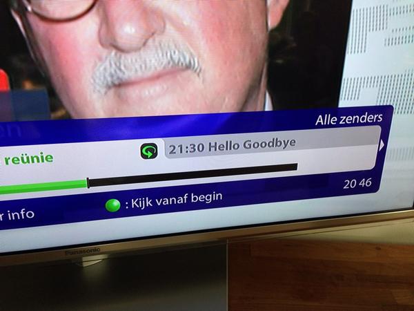 SamWaxler's tweet photo. @PubliekeOmroep wellicht moeten jullie even de programmering aanpassen #MH17 http://t.co/SnMXOrDvb1