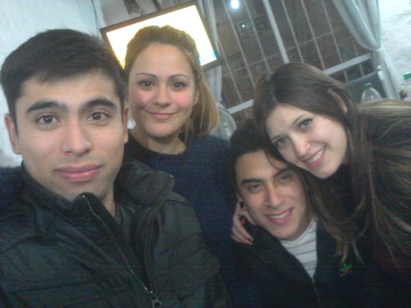 Rominabjara's tweet image. Ya los extraño lindos! #Amigos ♥