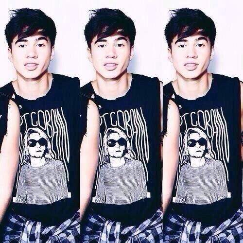 "I like your Kurt Cobain shirt" 👽