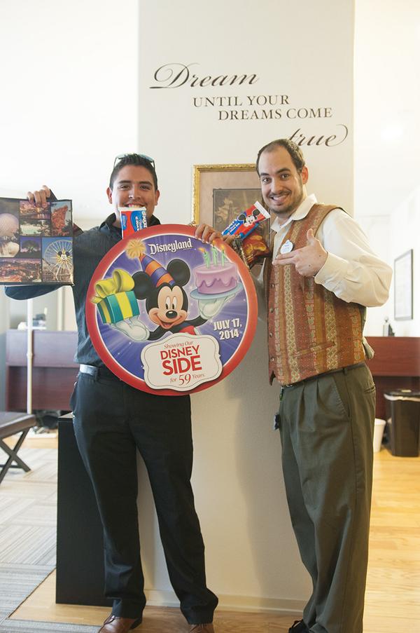 MyProgramDLR's tweet photo. We hope you're as excited as these CP's to show off your #DisneySide! #CPFun @DisneylandToday http://t.co/mhjIedMTjo