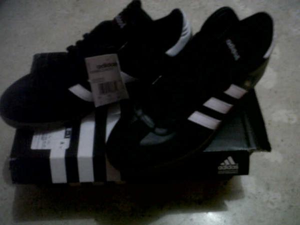secondstuff12's tweet image. ADIDAS CLASIC! Size 42! GRAB IT FAST MATES!