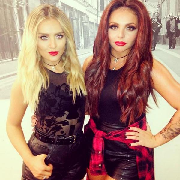 BrasilLM's tweet photo. Perrie e Jesy nos bastidores do Summer Live agora! http://t.co/gVZ0UTmxRu