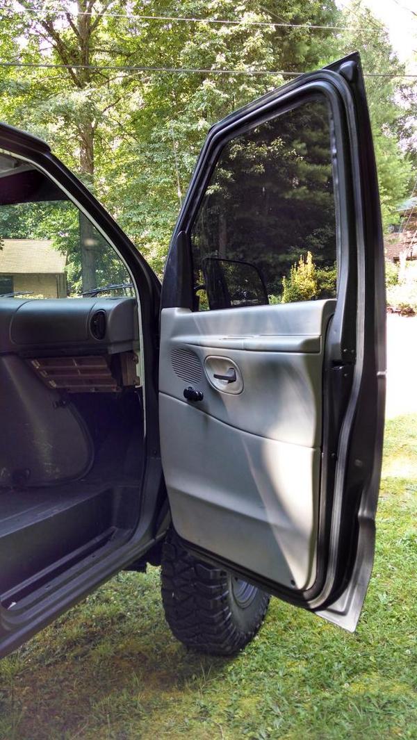 HighlineDips's tweet photo. Flat black E-350 including door jambs http://t.co/181Cq4KsMF