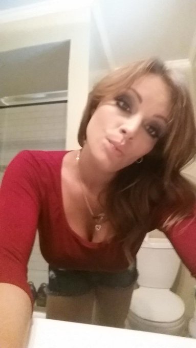 Selfies!!!!! http://t.co/LU9I2sQDjR<a href="/tag/excited"class="tags"><span>#excited</span></a>