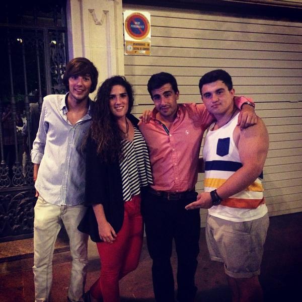 Rocio_GonzalezL's tweet photo. Buena noche con estos 👌👌💃 http://t.co/b4LYH4iQsP
