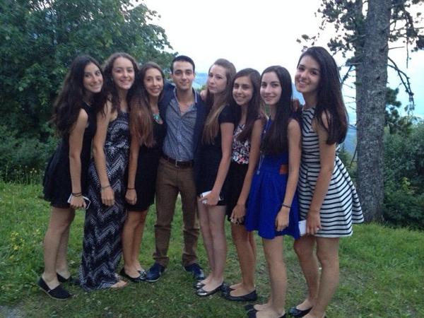 tulipgirlie123's tweet photo. Javi noble😍 @elena_vg @aleturner15 @CaroAlbuerne @eugesalinas98 @kenzafdz @inestrevinoo http://t.co/OTCeSggmmh