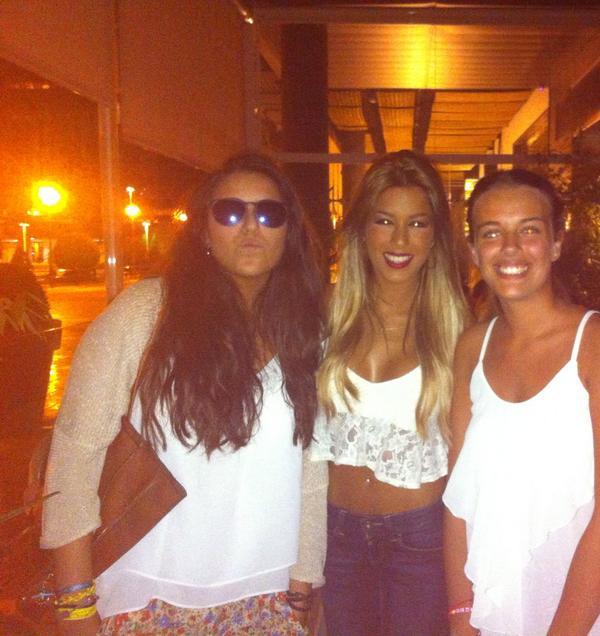 begoartola96's tweet photo. Encontrarnos a @OrianaGMarzoli en lateral 😱😱😱 @ana_madurga http://t.co/Oxhwb7YxNB