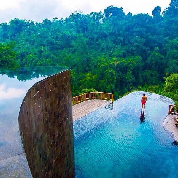 OMFGWorld's tweet photo. Amazing Infinity Pool, Bali http://t.co/mLUGvDYIIW
