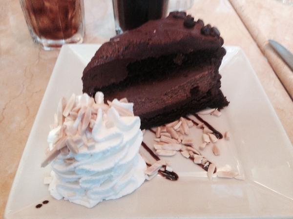 Tdfreeman009's tweet image. Hello cheese cake!! #2full #cheater @Josh_Belcher3 @CoachEmmick