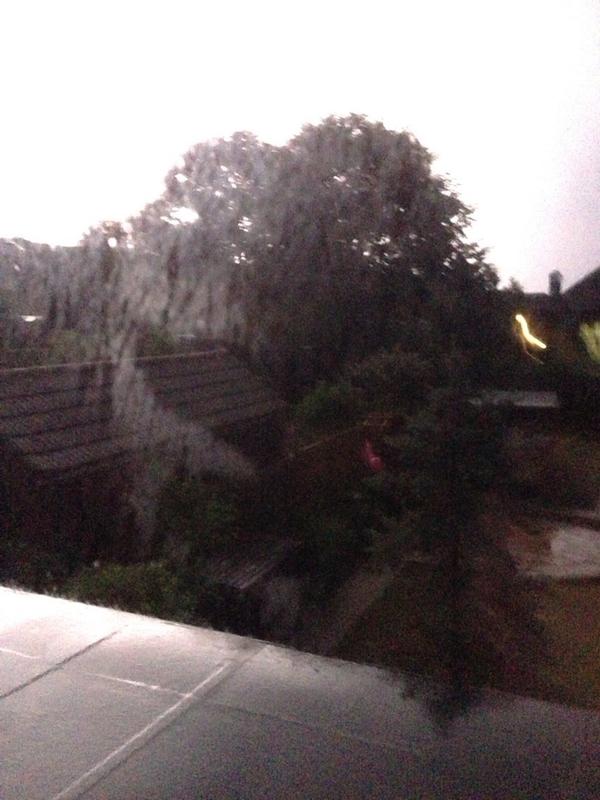 Night becomes day during the massive storm tonight over #portchester #portsmouth