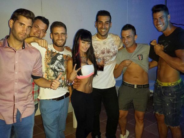 Arantxabustos91's tweet photo. #equipodreamsss @FRAN__LARA  @RubenGonz92_ @PedroJGSB @IsmaelSorArias @jomabosa @AnderRodriguez7 http://t.co/I3c7rj6iSU