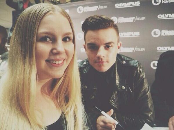 jarivaneijk's tweet photo. Babe you look so damn cute on our pic @officialdioni http://t.co/tXeZrJRfDs