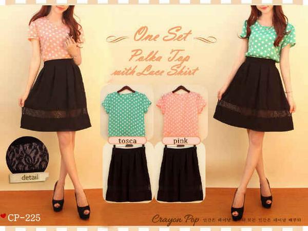 CheckThisOutOS's tweet image. Code:CP-225 • #oneset polka top + lace skirt (bahan twistcone) • Fit to L • Harga Rp 95,000
