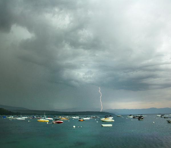 jrphotofolio's tweet photo. Finally some weather to break up the CA sunshine! And got a lightening pic on the lake! My summer is complete http://t.co/DFG4Tcss3A
