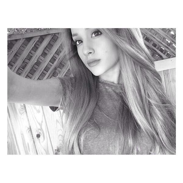 Ariana (@americandeity) on Twitter photo 
