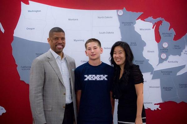 Thanks again for the picture today! <a href="/MichelleRhee/">Michelle Rhee</a> <a href="/KJ_MayorJohnson/">Kevin Johnson</a>