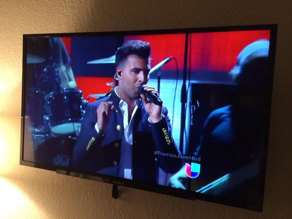JenC_Guadeloupe's tweet photo. “@smva21: #Canelitas @ESPINELAFANS: ¡Nosotras! =) @andreinaespino: Quie vio a @jencarlosmusic en #PremiosJuventud ??? http://t.co/ppzF6Xcr53