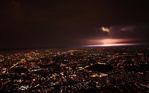 elliotwagland's tweet image. Incredible storm picture taken over London by @MPSinthesky