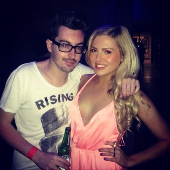 amber_traill's tweet image. #TBT to @TempleOneMusic's #trance show with @JohnnyYono in Hawaii... sun, sand &amp;amp; surf! ☀️🌴🏊 #TempleOne #JohnnyYono