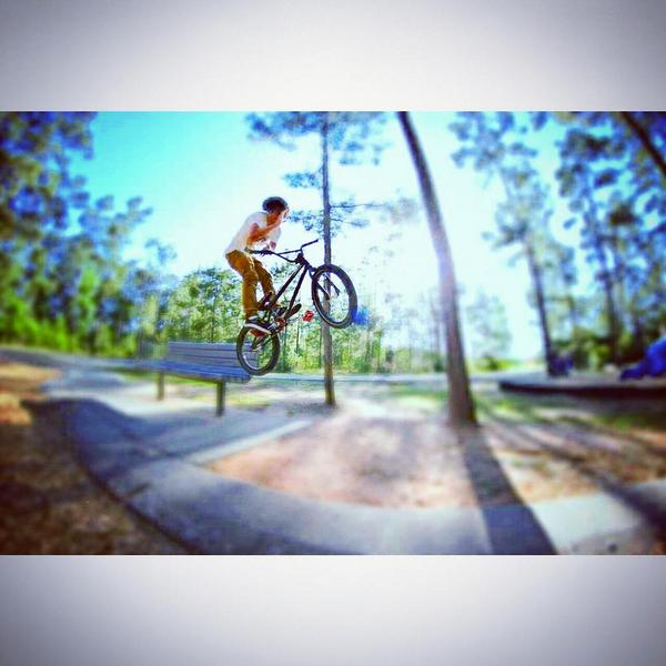 Noah_Beale_'s tweet photo. Bmx is fun http://t.co/eMysrhfHne