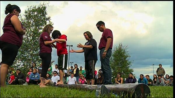 AKNewsNow's tweet image. The World Eskimo-Indian Olympics held its greased pole walk finals in #Fairbanks today: bit.ly/UeWoLJ #ktuu