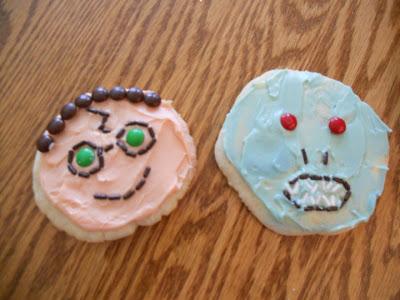 HoopyPoopoop's tweet image. #throwbackthursday to when me n voldemorp were torned into suger cookies LLOL? #takes1toknow1